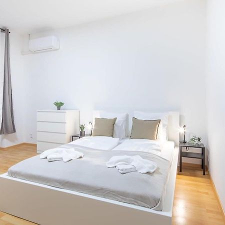 Very Central Convenient Flat Budapest Eksteriør bilde