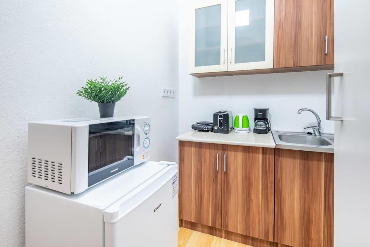 Very Central Convenient Flat Budapest Eksteriør bilde