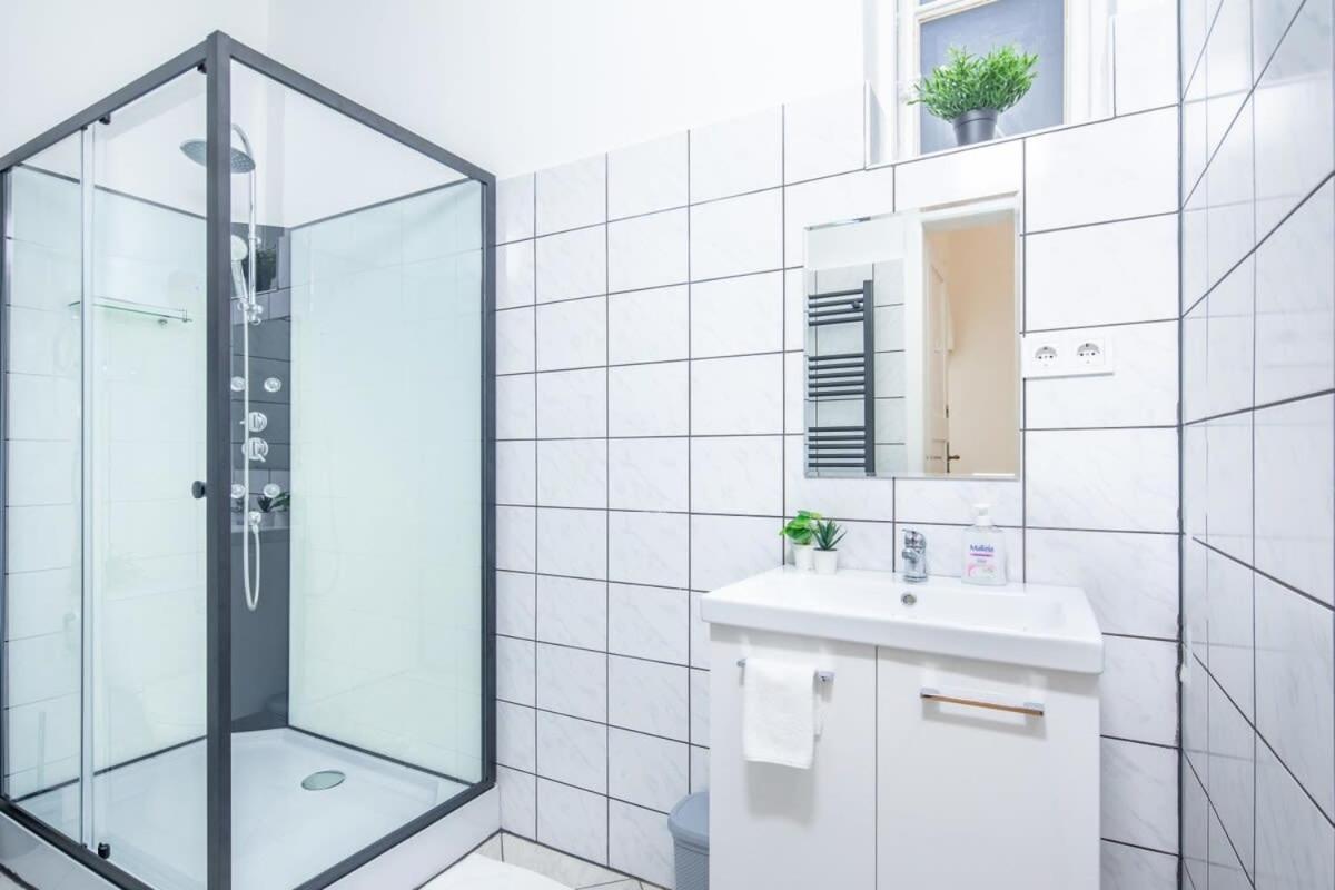 Very Central Convenient Flat Budapest Eksteriør bilde