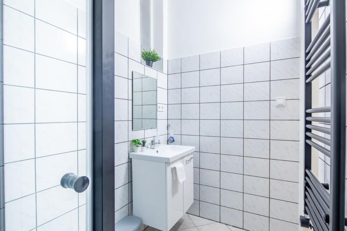 Very Central Convenient Flat Budapest Eksteriør bilde
