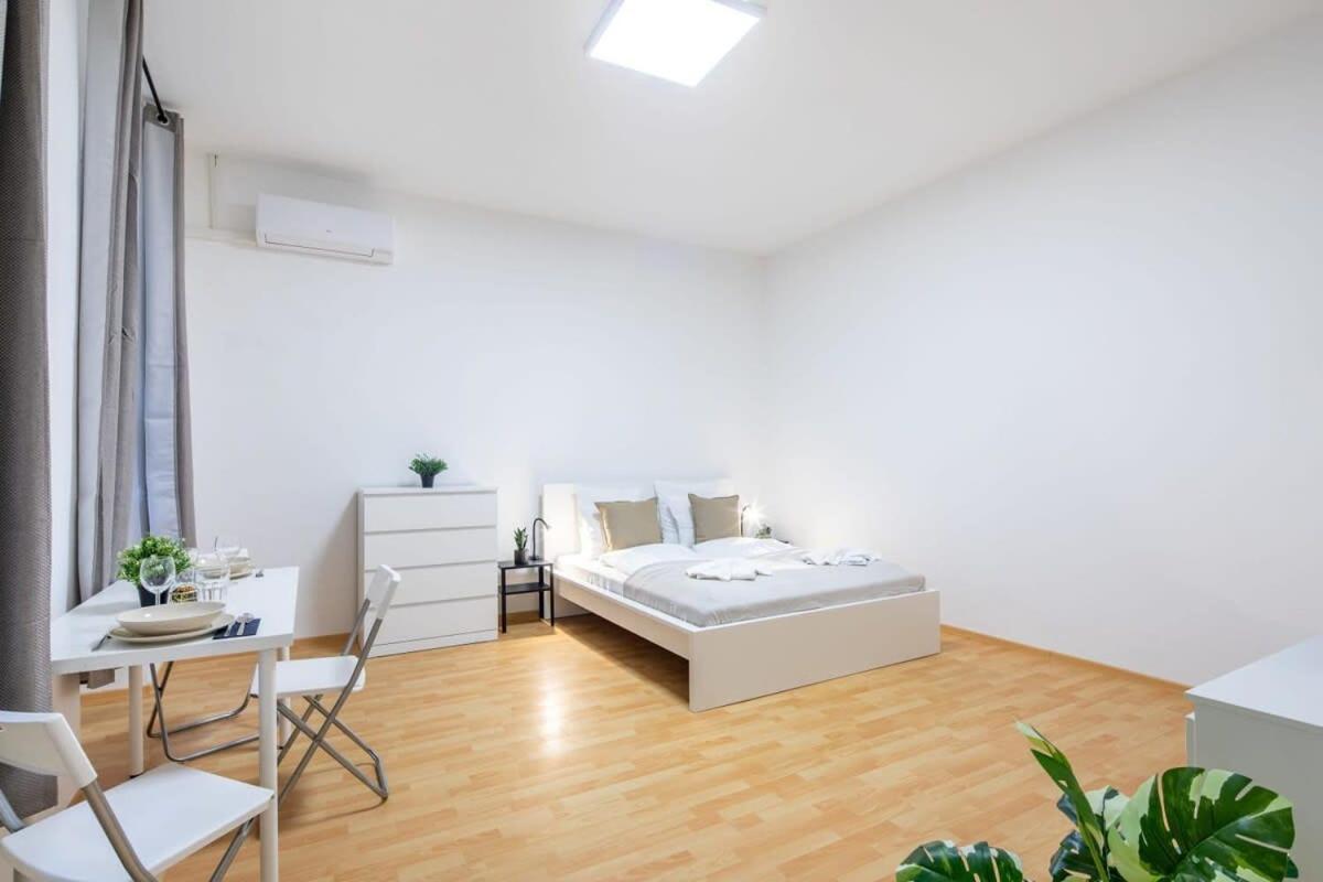 Very Central Convenient Flat Budapest Eksteriør bilde