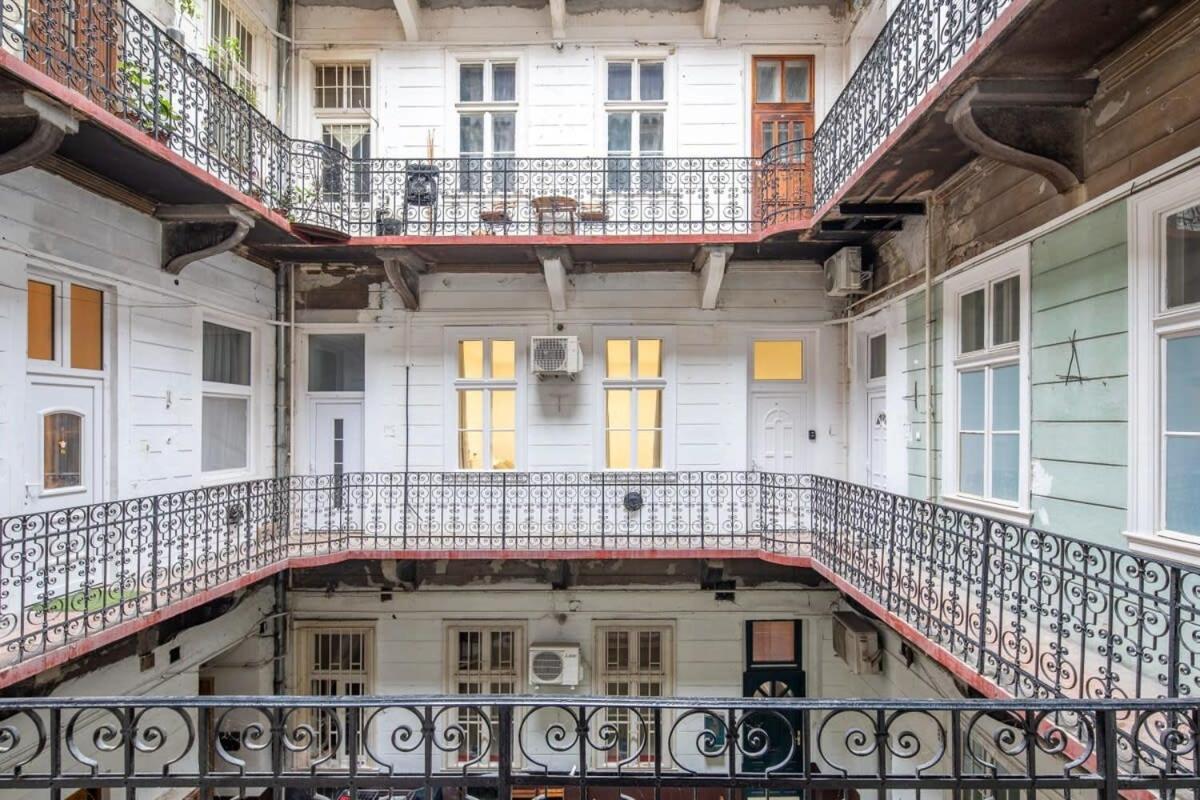 Very Central Convenient Flat Budapest Eksteriør bilde