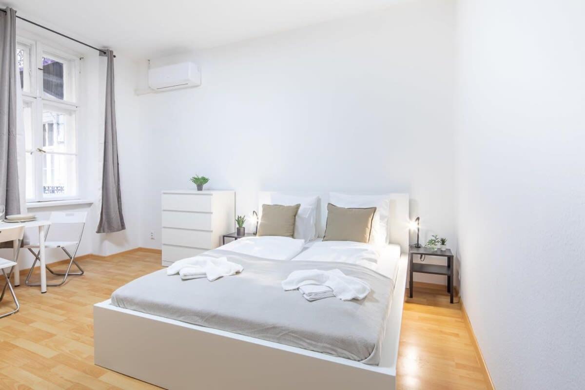 Very Central Convenient Flat Budapest Eksteriør bilde